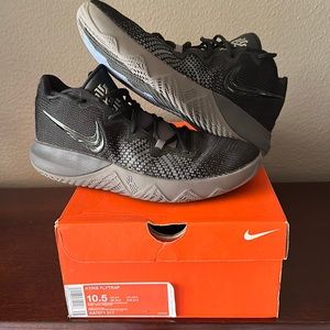 Black Kyrie Flytrap 1. Size 10.5